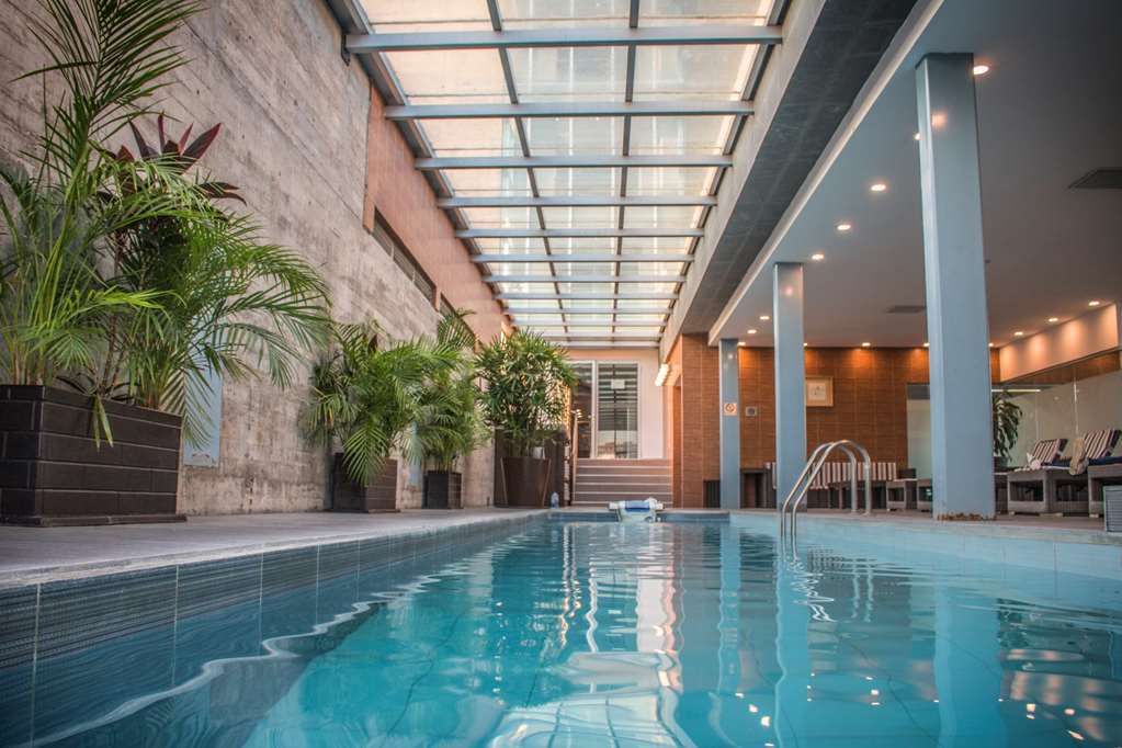 Casa Inn Premium Hotel Queretaro Miranda Einrichtungen foto The swimming pool at the hotel